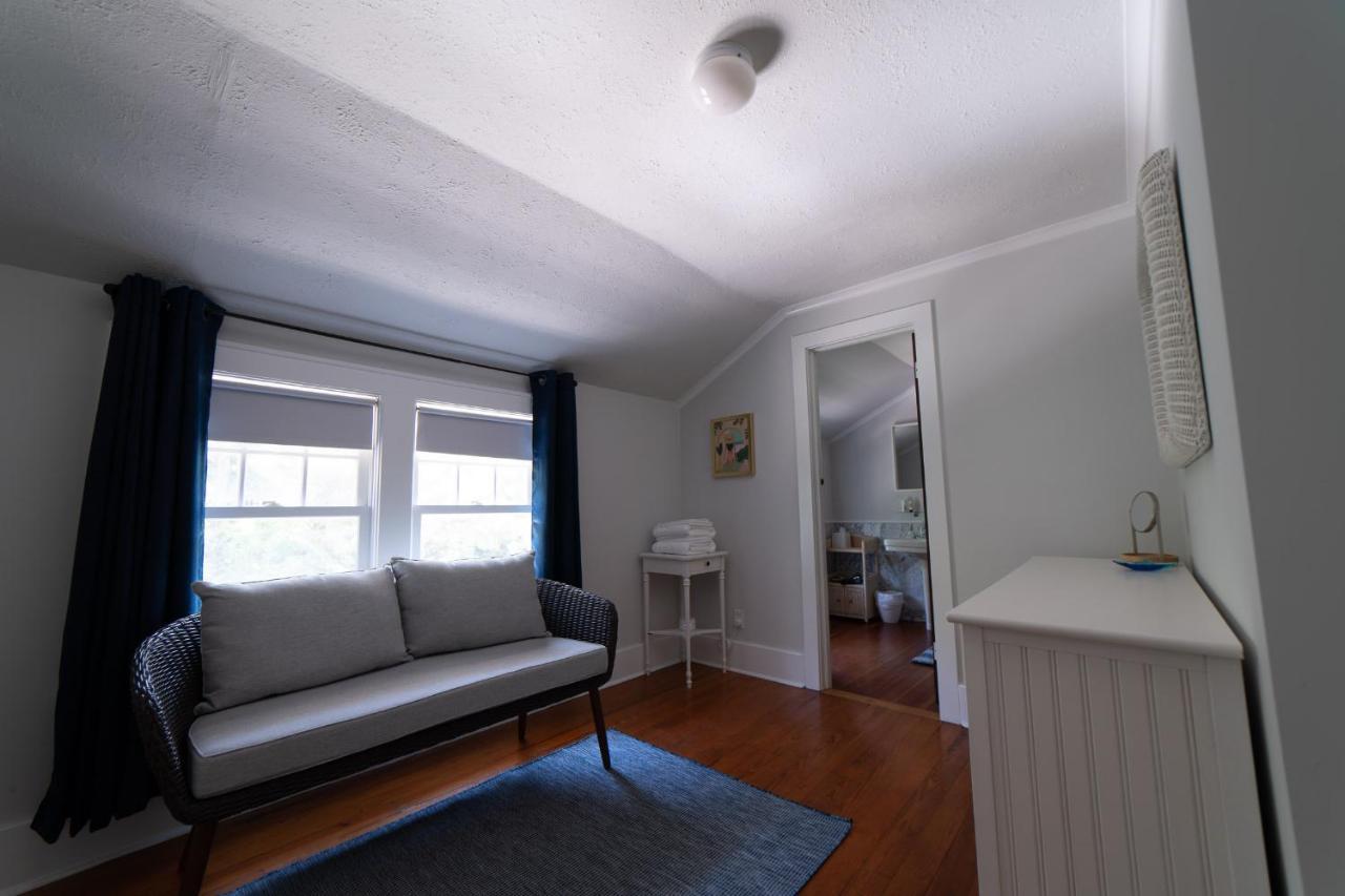 Aria & Mare Hamptons Hampton Bays